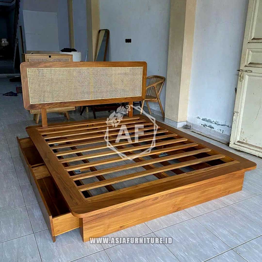 Dipan Jati Laci Headboard Rotan 2
